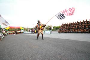 BIB: 
                            <button type="button" onclick="openModal(3530686)" class="btn btn-primary btn-sm float-right btn-popup" data-toggle="modal" data-target=".modal-high-quality">
                        <i class="fas fa-shopping-cart"></i> Add to Cart
                    </button>
                                            <button type="button" onclick="isThisMe(3530686, true)" class="btn btn-success btn-sm float-right btn-popup btn-isme hidden" data-toggle="tooltip" data-placement="bottom" title="นี่คือรูปของคุณใช่ไหม คลิกที่นี่เพื่อเอาเข้าอัลบั้ม">
                        <i class="fas fa-plus"></i> Add to album
                    </button>
                    <button type="button" onclick="isThisMe(3530686, false)" class="btn btn-warning btn-sm float-right btn-popup btn-isnotme hidden">
                        <i class="fas fa-ban"></i> Remove from album
                    </button>